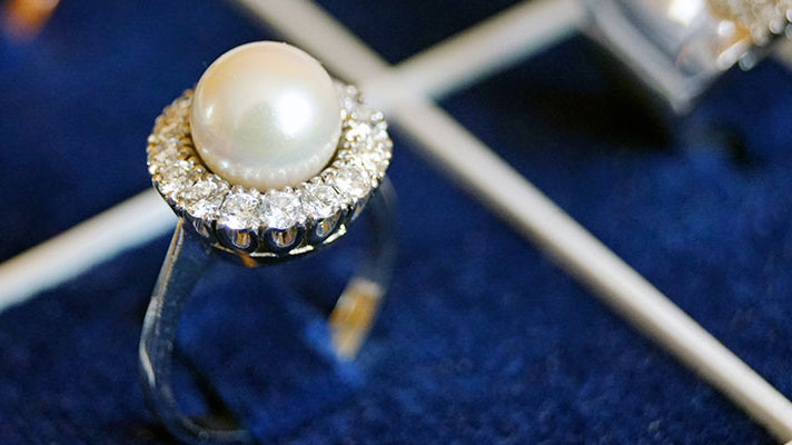 The History of Pearl Rings and Their Evolution in Fashion and Design