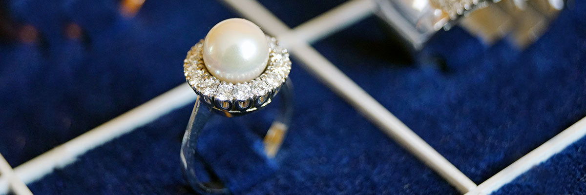 The History of Pearl Rings and Their Evolution in Fashion and Design