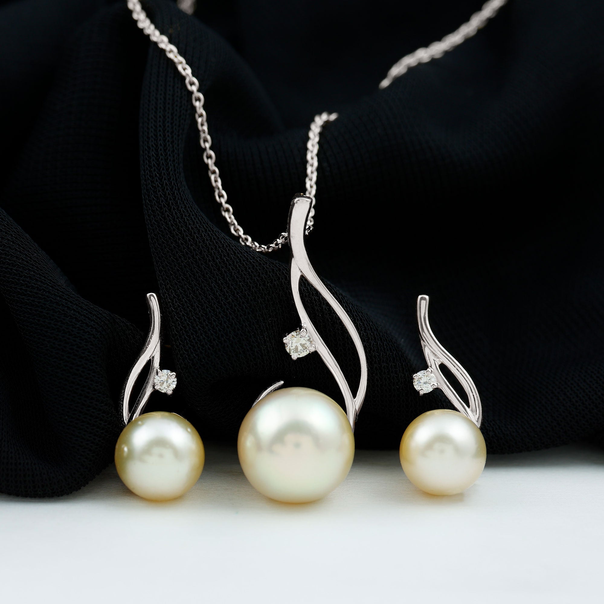 Simple South Sea Pearl Leaf Jewelry Set with Diamond South Sea Pearl - ( AAA ) - Quality - Rosec Jewels